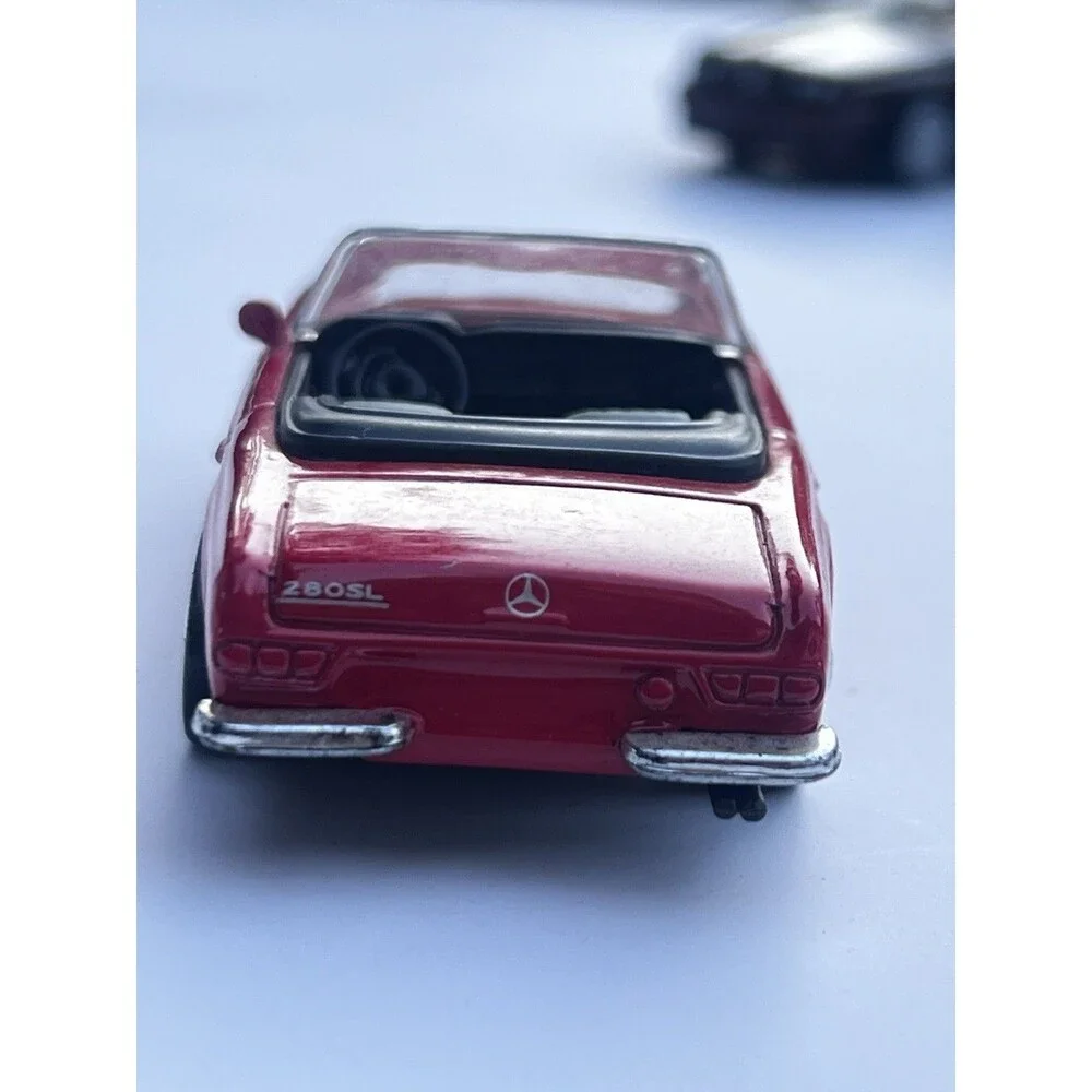 Motor Max Mercedes 300 SL Roadster 1957 1:43 Diecast Red Convertible No Box